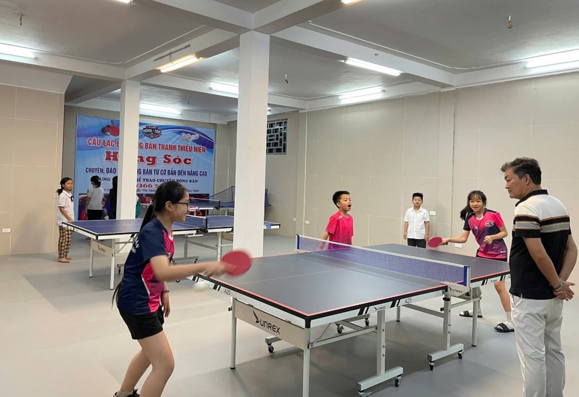 Thi đấu bóng bàn chuyên nghiệp khác gì phong trào